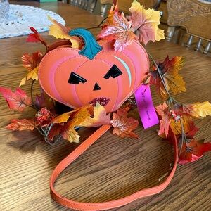 🎃BETSEY JOHNSON PUMPKIN CROSSBODY BAG🎃NWT
